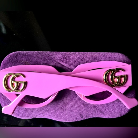 Gucci Geometric Acetate Butterfly Sunglasses like new worn once - Picture 2 of 4